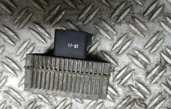 Opel Astra H Glow plug pre-heat relay