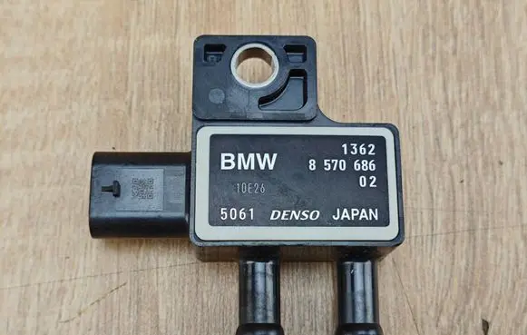 BMW 8 G16 Exhaust gas pressure sensor 8570686