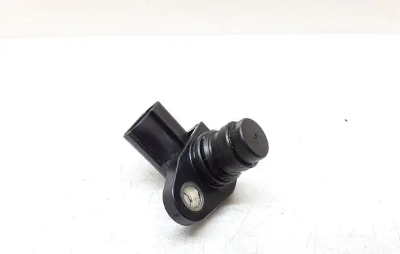 Volvo V70 Camshaft position sensor 8658495