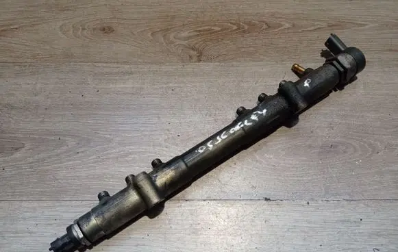 Volvo S60 Fuel main line pipe 0445215023 30757146 30750409