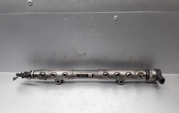 Volvo V50 Fuel main line pipe 30777554