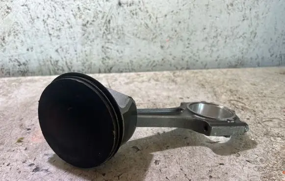 Ram 1500 Piston with connecting rod 
