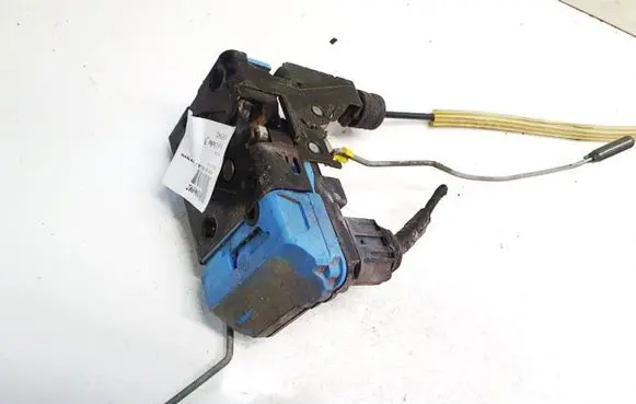 Volvo V70 Front door lock 30634616 30661205