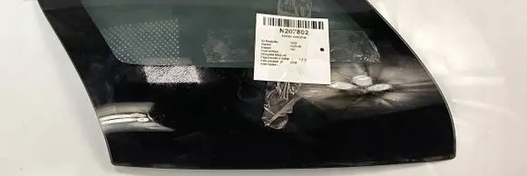 Suzuki SX4 Side middle window/glass 