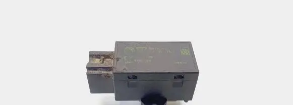 Volkswagen Touran I Seat heating relay 7L0959772