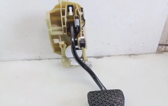 BMW 5 E60 E61 Brake pedal 3510675994406