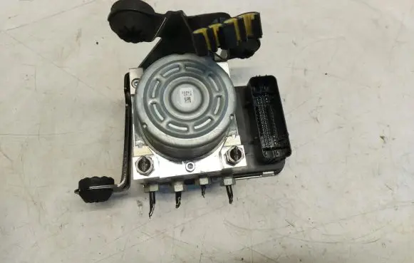 Volvo XC90 ABS Pump 31680099