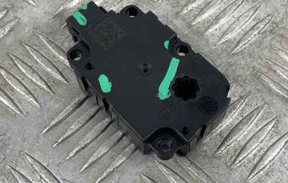 Jeep Grand Cherokee WL Air flap motor/actuator