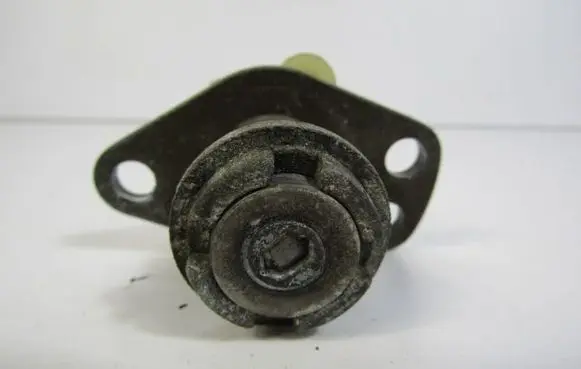 Jaguar XJ X308 Front door lock (next to the handle) 