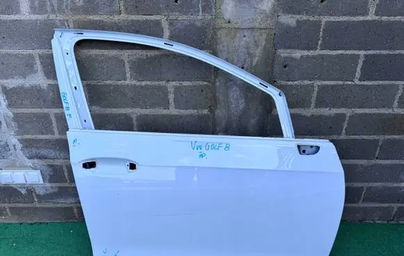 Volkswagen Golf VIII Front door 