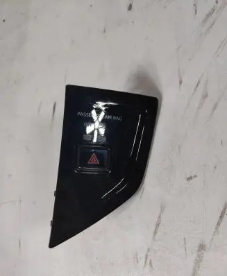 Volkswagen Polo VI Hazard light switch 2G1919225B