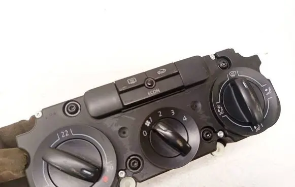 Volkswagen Jetta V Climate control unit 1K1820045