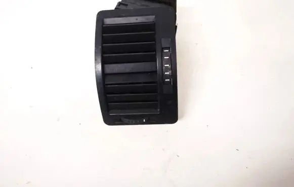 Skoda Octavia Mk2 (1Z) Dash center air vent grill 1z0819701