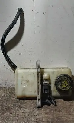 Brake fluid reservoir