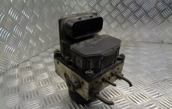 Ford Mondeo Mk III ABS Pump 1S71-2M110-AE