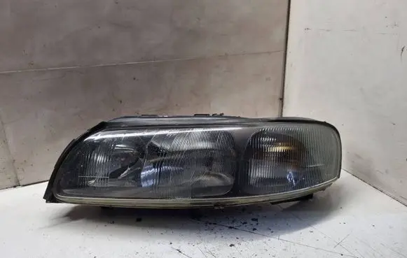 Volvo V70 Headlight/headlamp 8669010 8662919 89006878