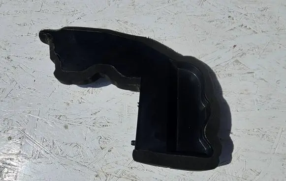 Nissan Qashqai Fender foam support/seal 668984EA0B