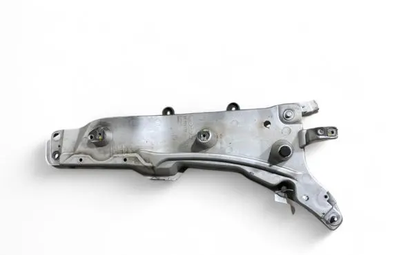Fender mounting bracket