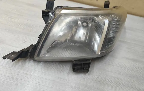 Toyota Hilux (AN10, AN20, AN30) Headlight/headlamp 811500K440
