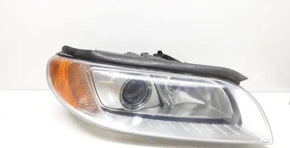 Volvo V70 Headlight/headlamp 31214348