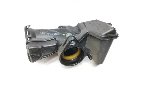 Audi A1 Turbo air intake inlet pipe/hose 04C129656K