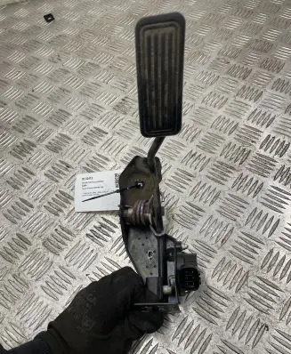 Toyota Avensis T250 Accelerator throttle pedal