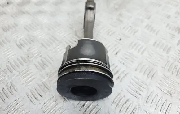 Mitsubishi Outlander Piston with connecting rod 81L97A8 81L97AB 038J
