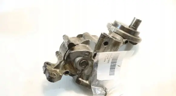 Audi A6 S6 C6 4F Oil pump 