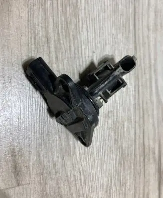 Toyota Hilux VIII Mass air flow meter 2220430030