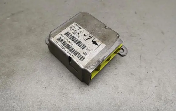 Nissan Primera Airbag control unit/module 0285001329 988207J701