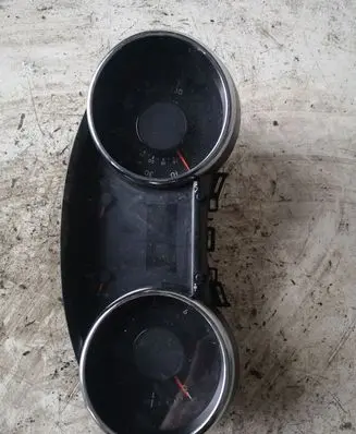 Peugeot 3008 I Speedometer (instrument cluster) 9666175180