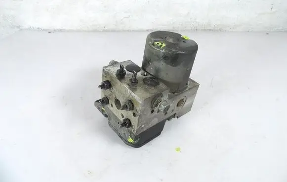 Volkswagen PASSAT B5.5 ABS Pump 8E0614111T