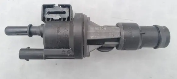 BMW 2 F45 Fuel tank valve 7621174