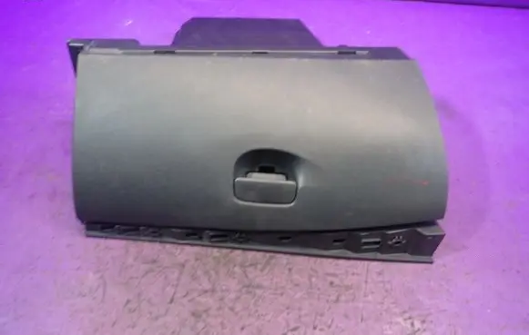 Renault Megane III Glove box 681080008R