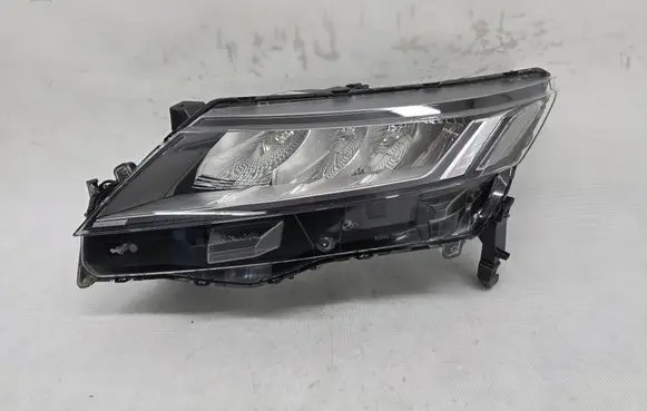 Mitsubishi ASX Headlight/headlamp 8301D481 SP8301D481