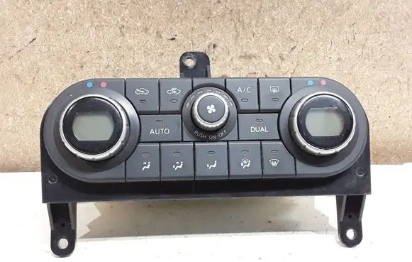 Nissan Qashqai Climate control unit 27500JD40C