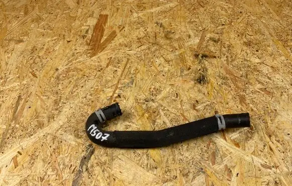Engine coolant pipe/hose