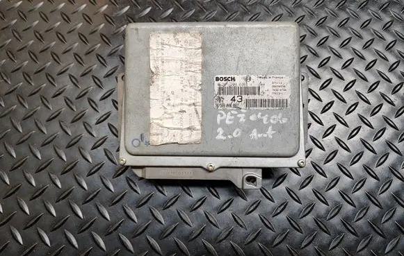 Peugeot 406 Engine control unit/module 9630900880 0261204696