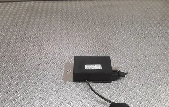 Chrysler Pacifica Aerial antenna amplifier 05064156AA