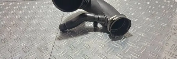 Mercedes-Benz E W211 Turbo air intake inlet pipe/hose A6470940097 LSA67102 851187502
