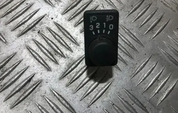 Nissan Primera Headlight level height control switch
