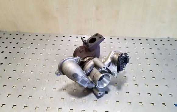 Peugeot 208 Turbo 4937352020 9673283680 4937302013