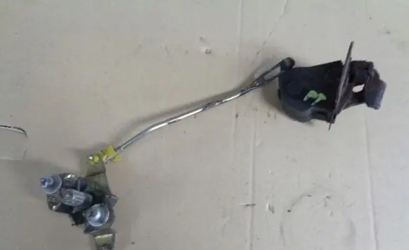 Toyota Land Cruiser (BJ70) Rear door lock loop/hook striker 