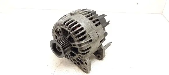 Volkswagen Golf V Generator/alternator 03C903023B TG11C015