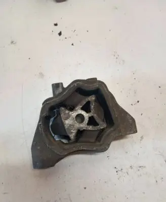 Volvo V70 Engine mount bracket 8070M18 ALS110MG