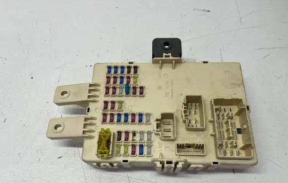 KIA Sportage Fuse module 919503W040