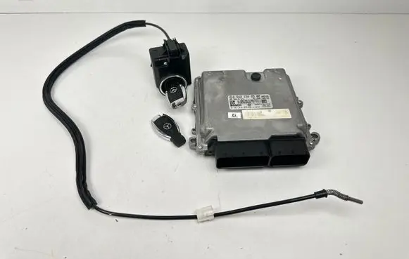 Mercedes-Benz C W204 Engine ECU kit and lock set A6421508900