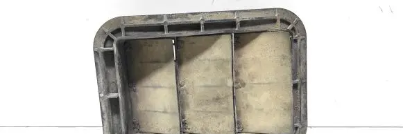 Quarter panel pressure vent