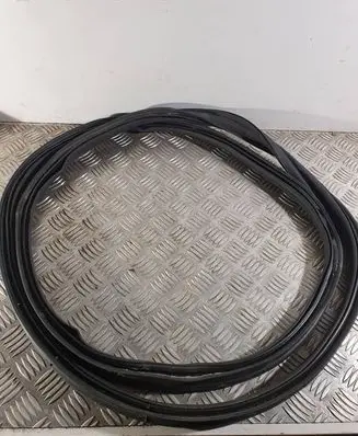 Volvo V60 Trunk rubber seal (body) 