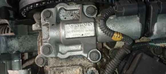 Volvo XC90 Camshaft vanos timing valve 8670421 F34711502